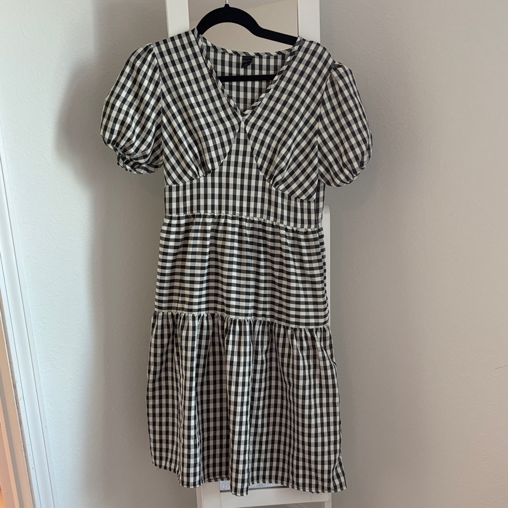 Chic Checkered Midi Dress